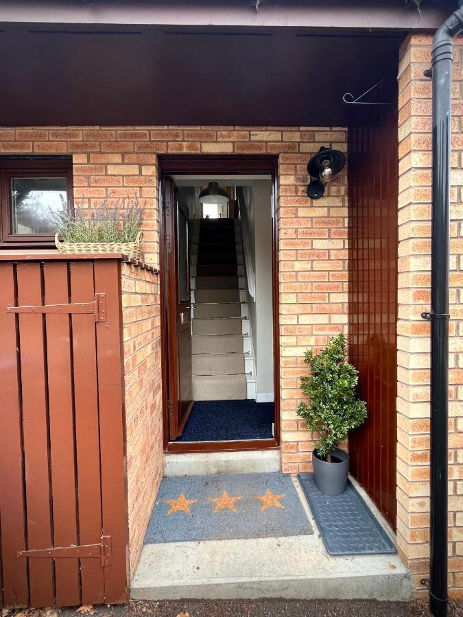Comfortable, Modern Apartment With Parking. Inverness. Экстерьер фото
