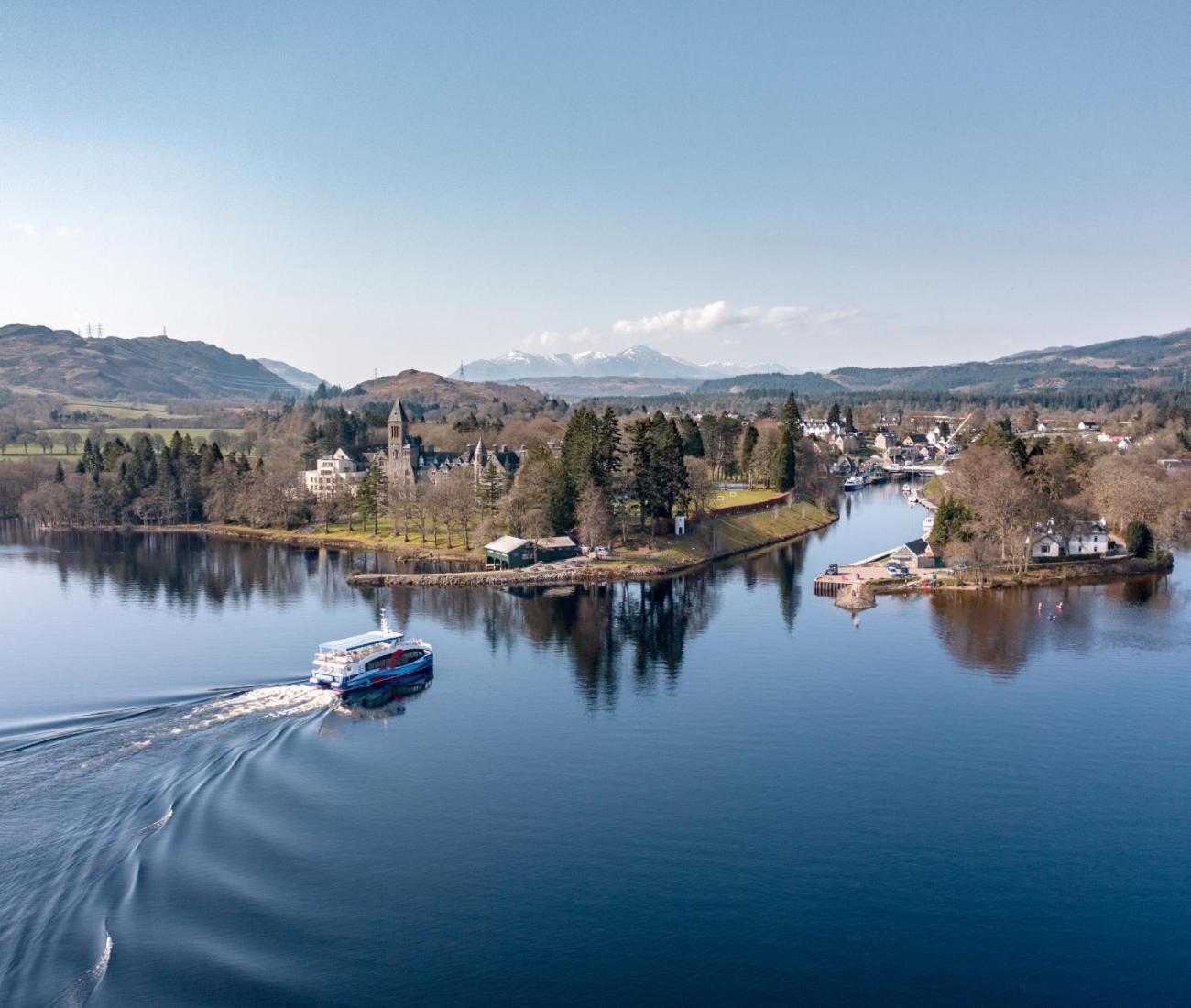 Comfortable, Modern Apartment With Parking. Inverness. Экстерьер фото