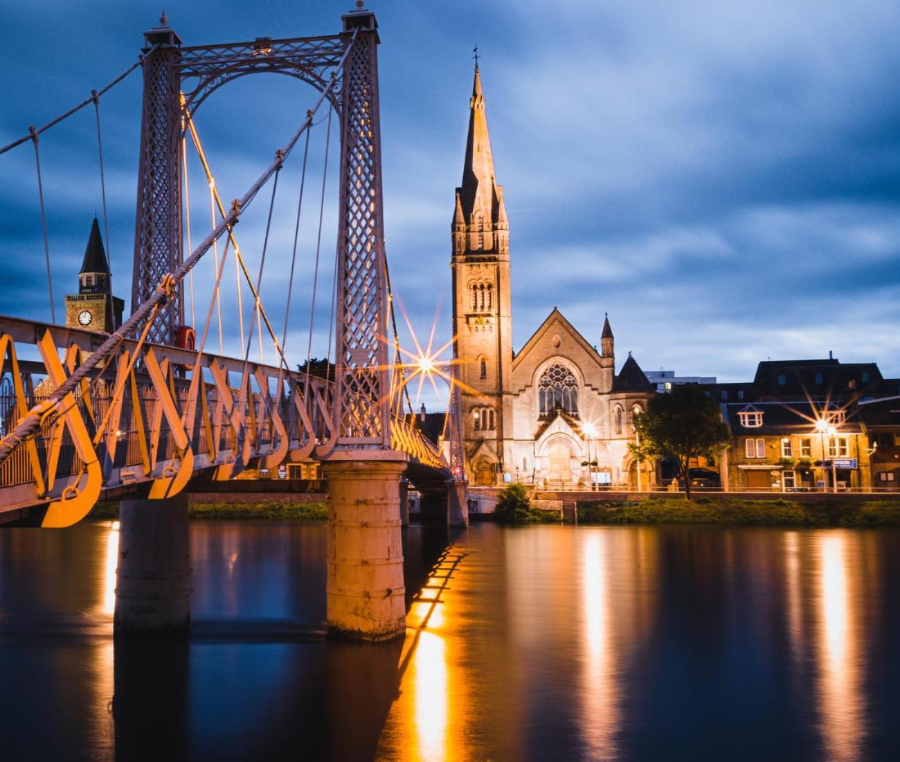 Comfortable, Modern Apartment With Parking. Inverness. Экстерьер фото